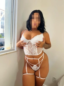 Procurando uma acompanhante em Costa Azul? Conheça Larissa braga