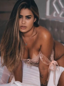 Perfil Premium: Patrícia alecr  entre as melhores acompanhantes em Florianópolis