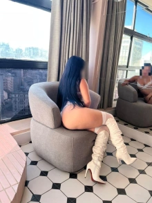 Chiara Roux se destaca entre as garotas de programa por sua presença
