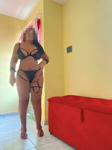 Procurando discrição? Michelly Ferraz é a sua garota de programa de confiança