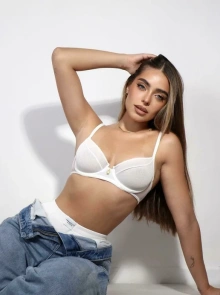 Desfrute de um encontro com Brenda, acompanhante em Jardim Paulista verificada