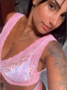 Julia melo, uma experiência única com acompanhantes em Cabo Frio