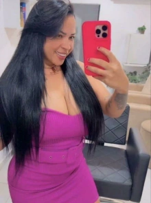 Procurando uma acompanhante? Jennyfer é uma ótima escolha