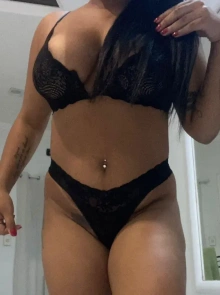 Mirela é a garota de programa ideal para o seu próximo encontro