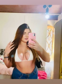 Desfrute de um encontro com Mia schneider, acompanhante em Hauer verificada