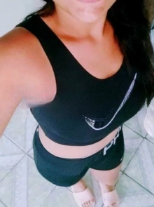 Ana julia se destaca no catálogo de acompanhantes por seu estilo