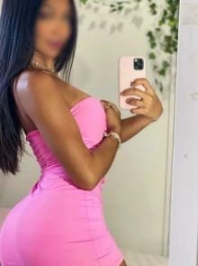 Encontre Giovanna em nosso diretório de acompanhantes profissionais