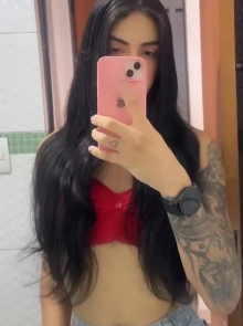 Procurando uma acompanhante? Letícia é uma ótima escolha