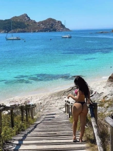 Jhully, perfil premium entre acompanhantes de luxo em Manaus