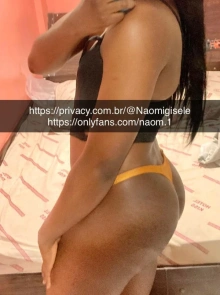 @naomigisele.1 , detalhes e fotos reais desta acompanhante Com local