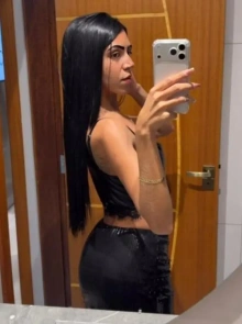 Aninha é uma acompanhante independente com serviços verificados