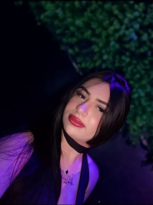 Viki, elegância e discrição entre as acompanhantes ninfeta em Sorocaba