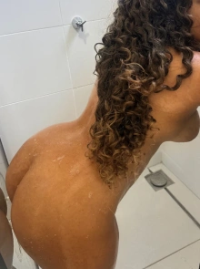 Sabrina é uma acompanhante de luxo com atendimento exclusivo