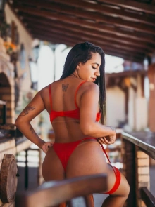 Quer conhecer uma acompanhante Negra? Rebeca Goulart está à espera