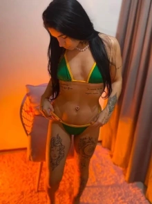 Roberta está entre as acompanhantes mais bem avaliadas