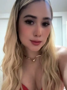 Vivi é uma acompanhante independente com serviços verificados