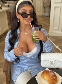 Perfil atualizado de Samia Keller, acompanhante de luxo Com local