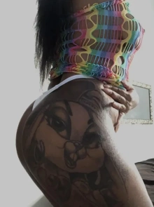 Rafaella está disponível agora como acompanhante VIP profissional
