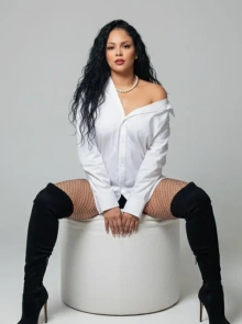 Encontros exclusivos com acompanhantes Coroa em Curitiba como Jade