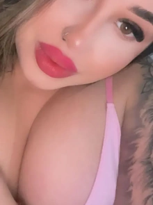 Loirinha fogosa apresenta seu álbum de fotos de acompanhante profissional