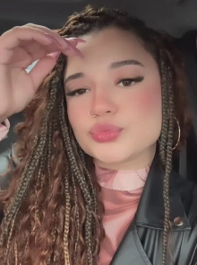 Encontros exclusivos com acompanhantes Ninfeta em Curitiba como Julia Guerra