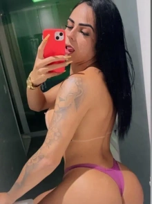 Manuella Souza apresenta seu álbum de fotos de acompanhante profissional