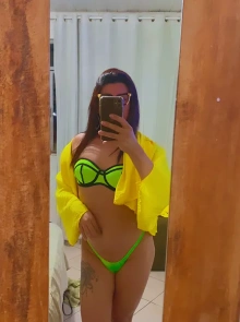 Sarah com local está disponível agora como acompanhante VIP profissional