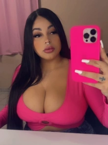 Lorena é uma das garotas de programa em Vilhena mais renomadas