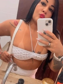 Amanda, elegância e classe como acompanhante independente