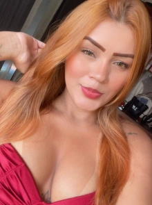 Agende um encontro com Carol, acompanhante exclusiva com perfil ativo