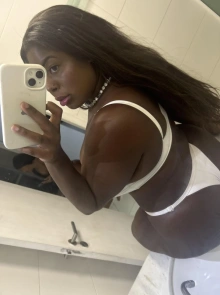 Quer conhecer uma acompanhante Negra em Rio de Janeiro? Afrodite está à espera