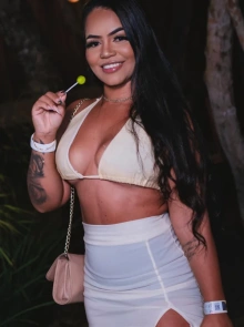 Perfil Premium: Julia viviane entre as melhores acompanhantes em Nilópolis