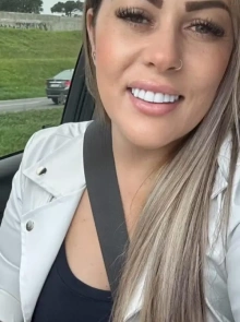 Stella mattos, detalhes e fotos reais desta acompanhante grandes mamas em Curitiba