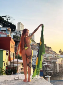 Deusa Bombshell, uma acompanhante confiável e verificada