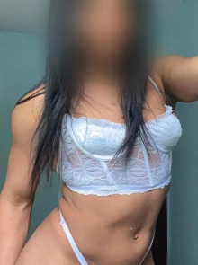 Fernanda, acompanhante disponível agora no bairro Montese