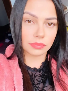 Mayelly está cadastrada no catálogo de acompanhantes de luxo