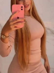 Gabriela, elegância e discrição no catálogo de Vitória