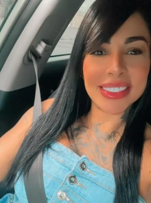 Encontre Nayra em nosso diretório de acompanhantes profissionais