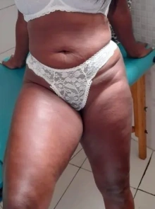 Quer conhecer uma acompanhante Coroa? Sarah liz está à espera