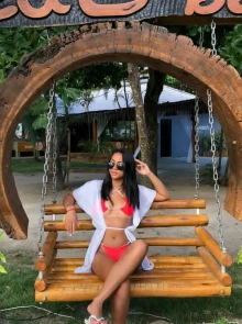 Descubra Joyce g, uma garota de programa de alto nível