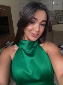 Procurando uma acompanhante? Brenda Karoliny é uma ótima escolha