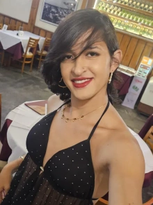 Estefany oferece serviços de garota de programa Com local com total confiança