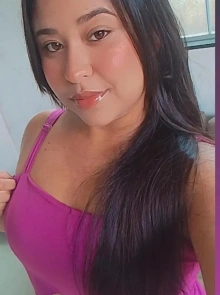 Yasmin torres se destaca no catálogo de acompanhantes por seu estilo