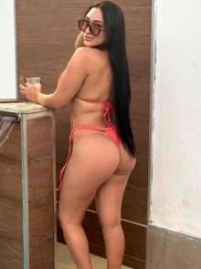 Fotos reais de Whitney Almeida, uma das melhores acompanhantes em Linhares