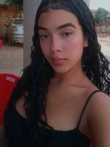 Ana, elegância e discrição no catálogo de Conselheiro Lafaiete