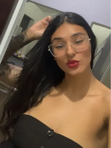 Luana é uma acompanhante de luxo com atendimento exclusivo