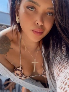 Samara é uma acompanhante independente com serviços verificados