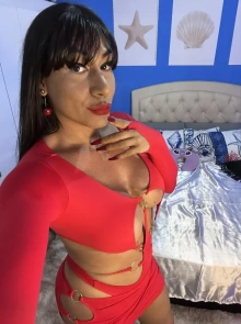 Procurando discrição? Raika Fernandes é a sua garota de programa de confiança