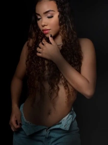 Larissa santana é uma acompanhante de luxo com atendimento exclusivo