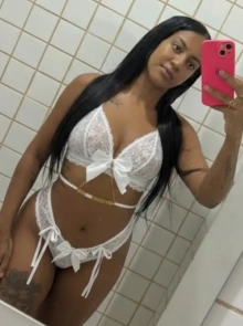 Monielly mendes é uma das garotas de programa em Unaí mais renomadas